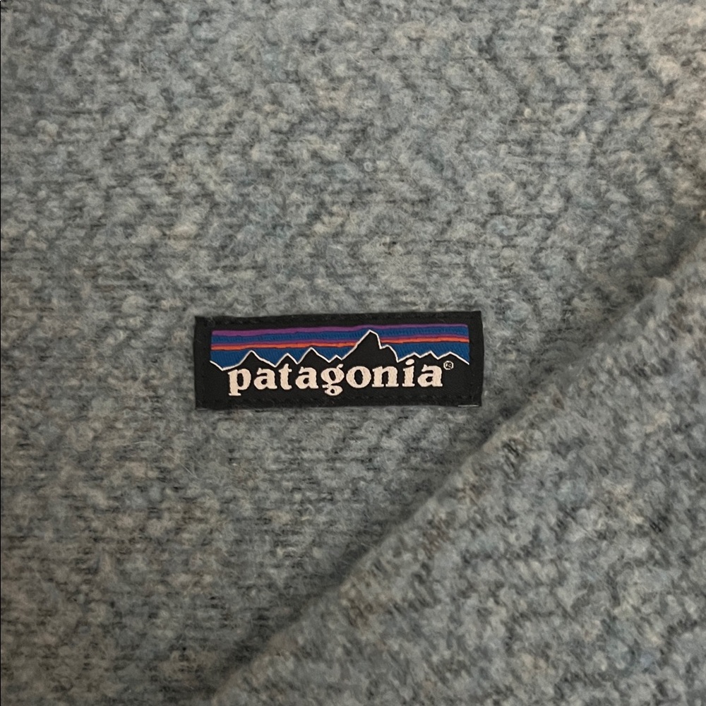 Patagonia Women's Blue 1/4 Zip Pullover - Picture 3 of 3